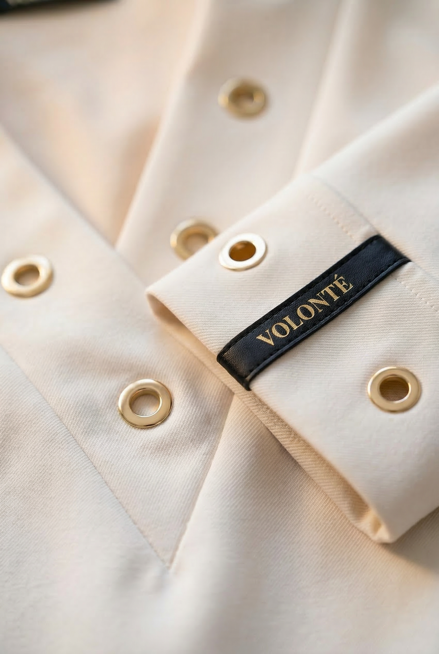 VOLONTÉ eleganten komplet z zlatimi rinčicami